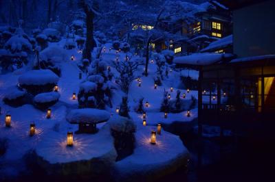 会津の老舗旅館「向瀧」の雪見ろうそく