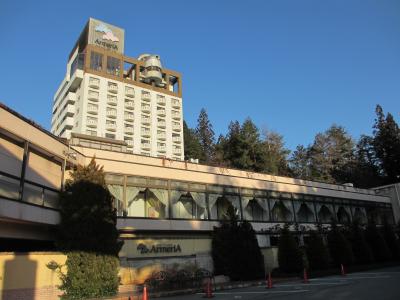 ２０１５年　カニカニミステリー旅行　２日目　下呂温泉のホテルくさかべアルメリアに泊まりました。