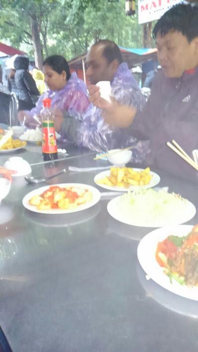 ベトナム「ガックリ」旅行記（２０）昼食の後、洞窟寺院へ。