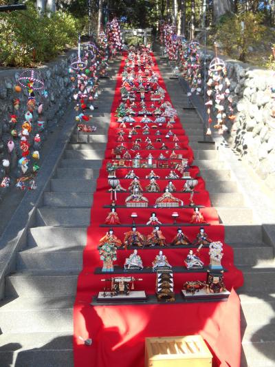 伊豆稲取「素盞鳴（すさのお）神社雛段飾り」＆「雛のつるし飾りまつり」