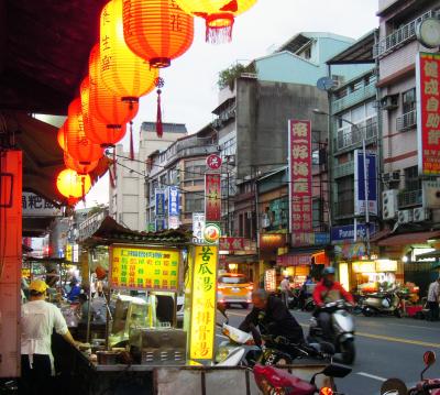 台湾ビール片手にローカル夜市食べ歩き 前編