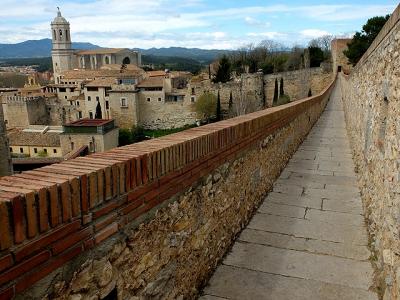 ★南米前のカタルーニャ（８）カテドラル周辺の旧市街地とジローナの城壁を歩く