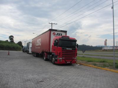 甥っ子のトレーラーに便乗して納品風景を楽しむ