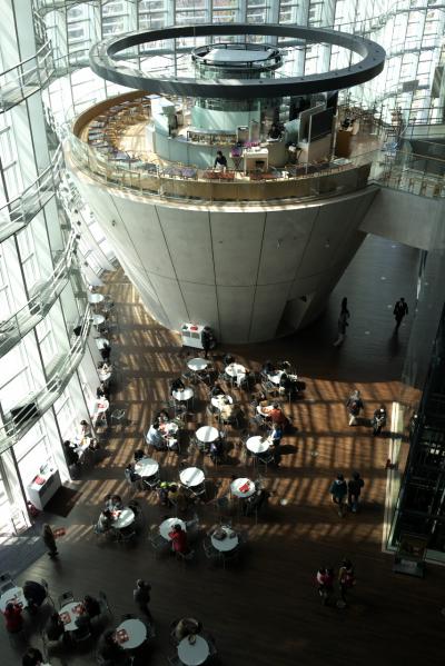 『35mmでいく東京散歩』　港区六本木　国立新美術館で開催されているルーブル美術館展に行ってきました！