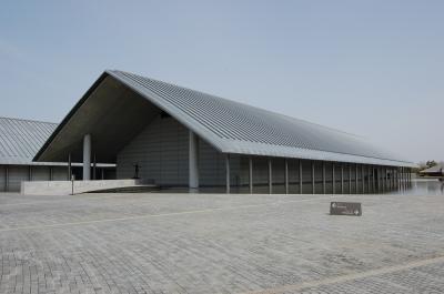 滋賀の観光 佐川美術館 長浜ヤンマーミュージアム 黒塀の街並み