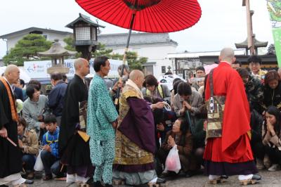 長野の善光寺御開帳で行って来た。