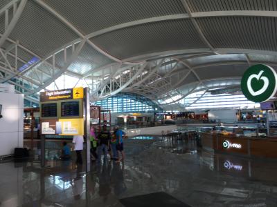 ２０１５年２月　バリ島　タンジュンサリ再訪旅行記　その⑩　新しくなった　ングラライ国際空港　と　プレミアラウンジ