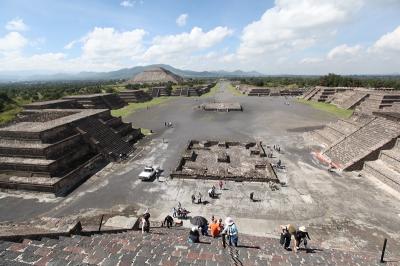 メキシコが誇る１０の世界遺産＆２つの遺跡を訪ね、カンクンでリゾート気分《メキシコシティ周辺編》