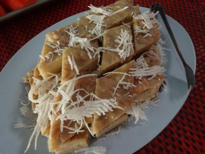 Welcome to Tam Wua Forest Monastery ワットタムウアへようこそ～ (how to make banana cake バナナケーキの作り方)