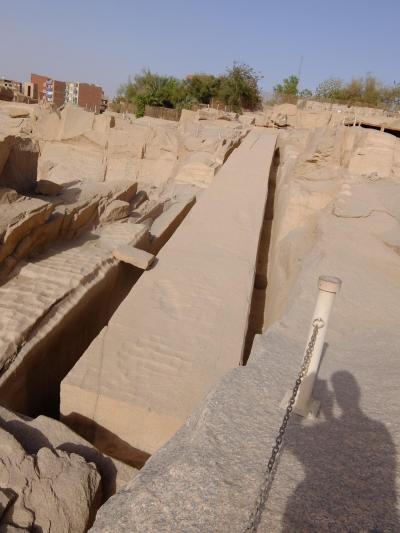 アスワン(3)： 未完成オベリスク，オールド・カタラクト・ホテル見学と街歩き