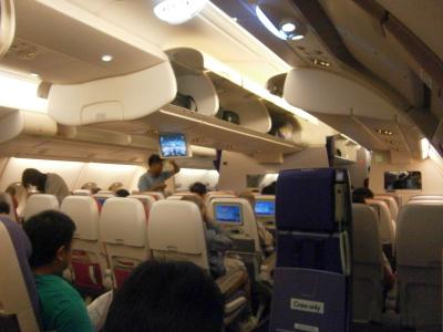 タイ4往復目の帰国便は、BKK-KIXのA380(2階席)
