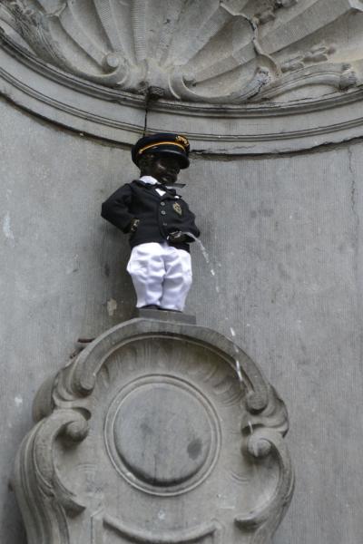 ＪＡＬファーストクラス（復路ビジネス）で行く一人旅！ロンドン・ベルギー・パリへ８日間の旅　Ｖｏｌ．１１　～「ル・パン・コティディアン」で朝食～「プチ・サブロン広場」～ 「ノートル・ダム・デュ・サブロン教会」～「ノートルダム・ド・ラ・シャペル教会」へ～