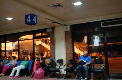 【震災前】中年男のネパールひとり旅　その８　帰国はいつも台風