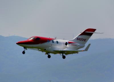 大空に、真紅の夢が舞った日 