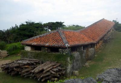 久高島とやちむんの里、那覇ハーリーからのローカルを散策 1/2