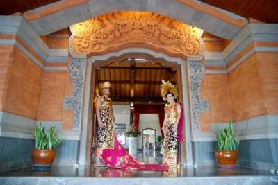 Kamandalu Ubud Resort　（カマンダル リゾート）