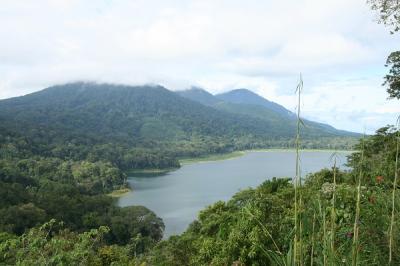 【バリ島ちょっと北部？】　タンブリガン湖トレッキング ～ ちょこっとカヌーも！ ～
