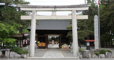 貞観7年（865年）に富士山の噴火を鎮めるために創建された甲斐国一宮浅間神社参拝