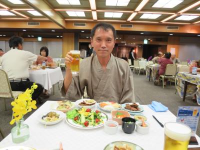 食べ放題バイキングと夕食と温泉三昧！