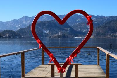 2015.02・冬のクロアチア＆スロベニア14日間の旅【16】～アルプスの瞳と称される美しいブレッド湖に浮かぶ小さな教会と豊かな自然～