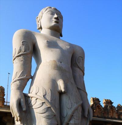 南西インド紀行12☆ジャイナ教の白い巨像