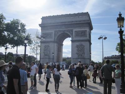 パリの王道観光（シャンゼリゼ～凱旋門～エッフェル塔）　4日目夕方から