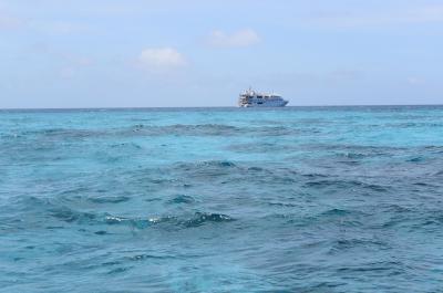 珊瑚海を越えて：　ニューギニア一周クルーズ（２）