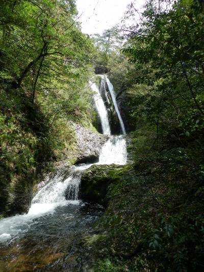 山中温泉の奥にある『鶴ヶ滝』◆2015年4月・福井＆加賀の滝めぐり≪その２≫