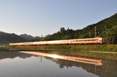 ３８１系「こうのとり」国鉄色です