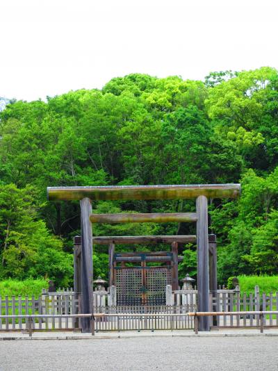 橿原5/9　神武天皇陵　初代天皇は神話に登場　☆宮内庁の管理で