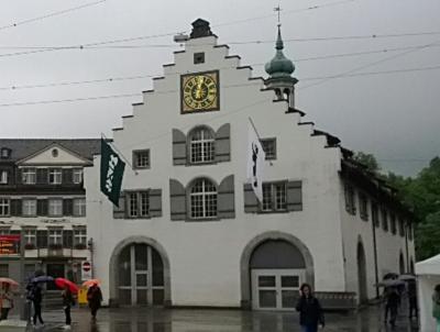 中欧5日間① 「雨のスイスで世界遺産訪問」ザンクトガレンに立ち寄る
