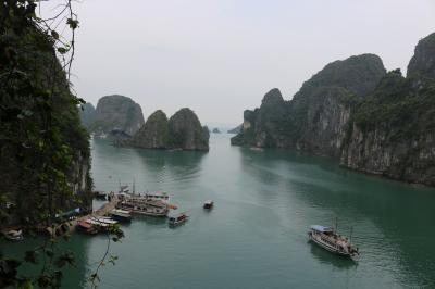 ベトナム : ユネスコ 自然遺産 ハロン湾 クルーズ 一泊ニ日 の旅 後編