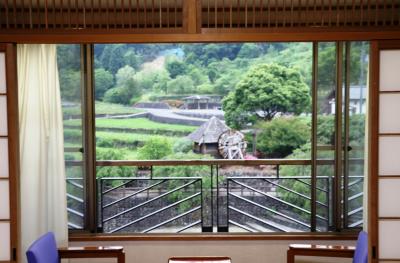 神山温泉HOTEL四季の里で浮世の垢を落としマッサージに癒され、翌朝は農村ふれあい公園を散策。