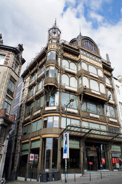 晩春のベルギー旅行（13）楽器博物館で中世の音色を楽しみ、屋上のテラスでランチをいただき、ベルビュー美術館からブリューゲルの家へ至る。