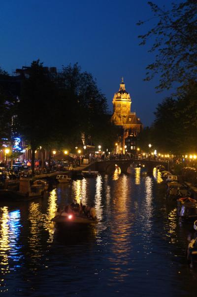初夏のオランダ旅行（12）アムステルダム　屋根裏部屋の教会と街歩き、大人の社会科見学で「飾り窓」の夜を満喫する。
