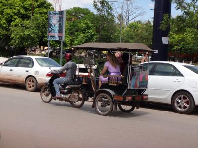 カンボジア　シェムリアップ　　交差点ウォッチング
