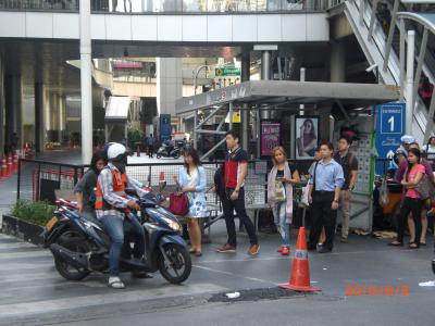 タイ軍事政権、バイクタクシーの管理体制の改善