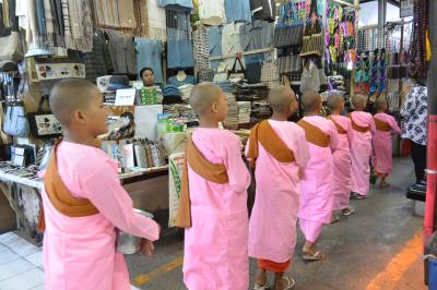 雨季のヤンゴンをぶらぶら　７月後半