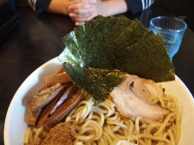 家族で勢拉に行きました