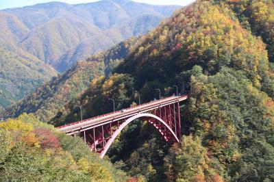 休暇村奥武蔵に泊まり雁坂トンネル周辺の紅葉をめでる