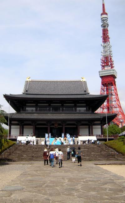 徳川家の菩提寺がある芝の浄土宗 大本山 増上寺で、平和会ペットメモリアル主催「動物慰霊祭大法要　2015」に出席しました。