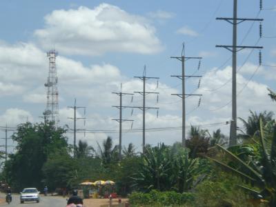 国境周辺でカンボジアの電力事情の厳しさを理解できました。(プレアヴィヒア)