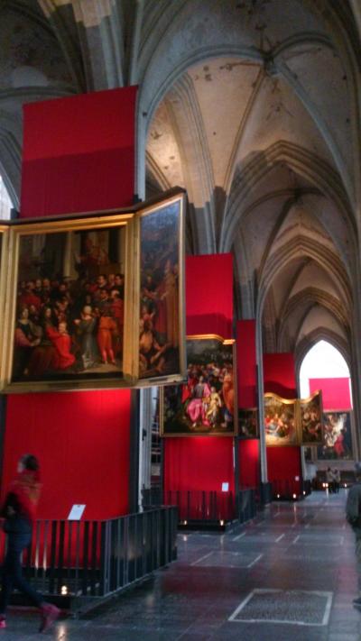 春のベルギー・オランダ・パリの街角♪vol.6ノートルダム大聖堂はまるで美術館☆そしてデルフトへ（^^ｒ