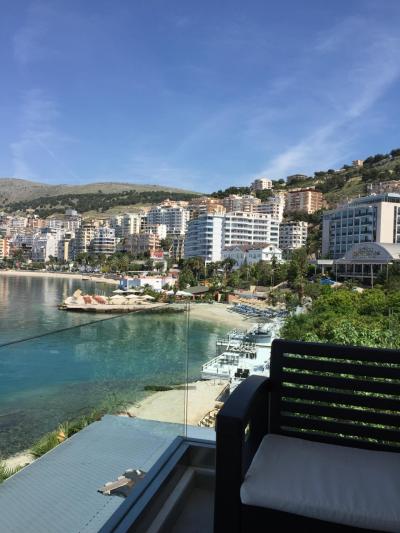 ココが旅の目的地「サランダ」! でも、まあまあ…