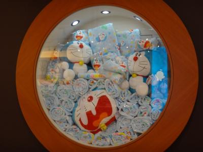 新千歳空港内は色々な店が入っています。