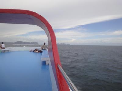 プーケットラッサダ港 から ピピ島まで