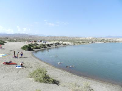 イシククル湖南岸紀行（４）　キルギスの死海・トゥス・キョル湖