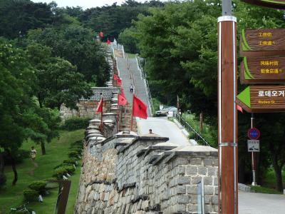隠居、水原城を歩く