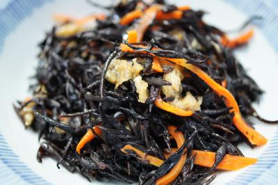 20150822 築地 江戸川さん、ひじき、いわし煮 → 高はしさん、さわら味噌煮 → かとうさん、甘鯛の西京焼き → 高はしさん、お茶漬けと時鮭塩焼き