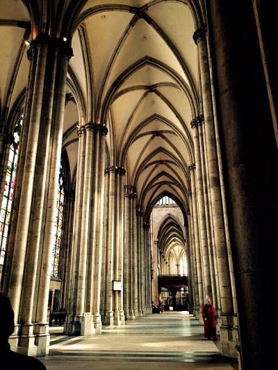 世界最大、荘厳なケルン大聖堂、オーデコロン発祥の地（ケルンの水）等　ドイツ中世の都市　ケルンを楽しむ　by 娘　−　８月　２０１５年